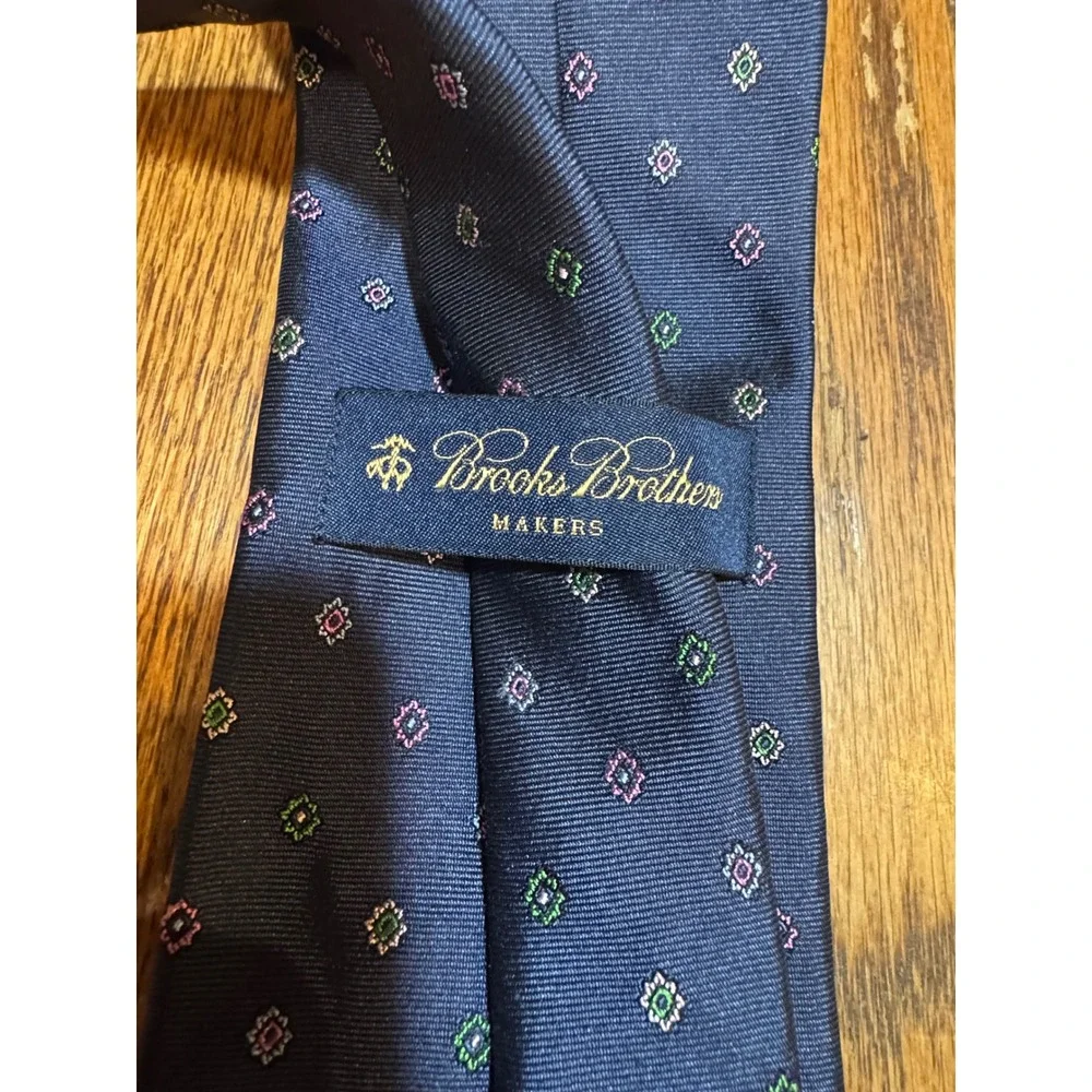 Brooks Brothers Makers Mens Navy Blue Silk‎ Medallion Geometric Necktie Tie